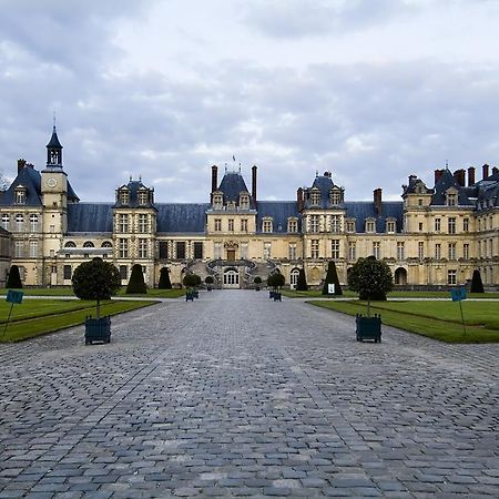 Hotel Restaurant Napoleon フォンテーヌブロー エクステリア 写真