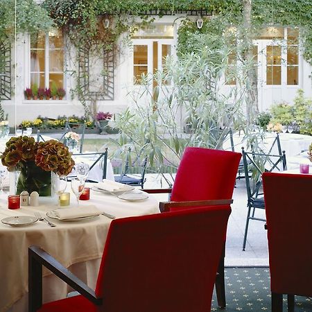 Hotel Restaurant Napoleon フォンテーヌブロー レストラン 写真