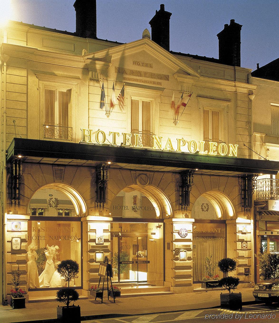 Hotel Restaurant Napoleon フォンテーヌブロー エクステリア 写真