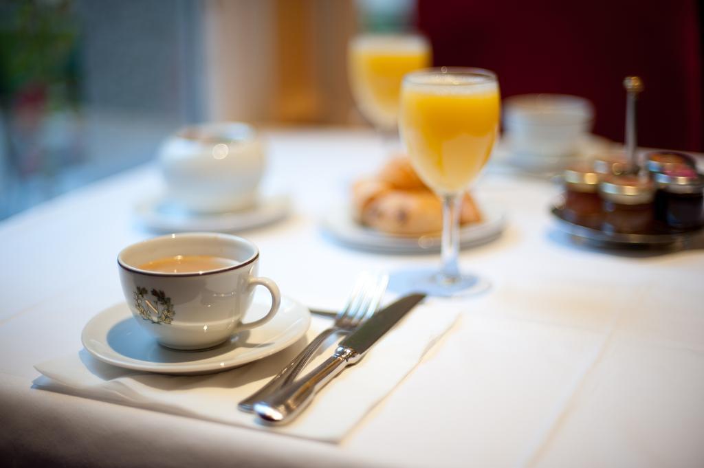 Hotel Restaurant Napoleon フォンテーヌブロー エクステリア 写真