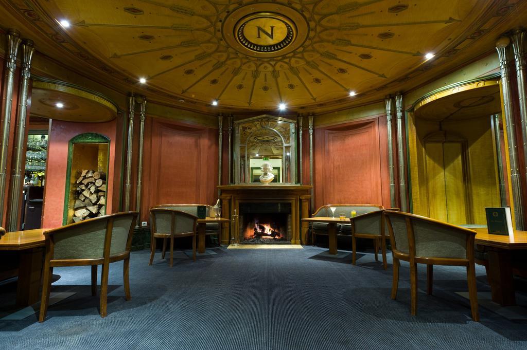 Hotel Restaurant Napoleon フォンテーヌブロー エクステリア 写真
