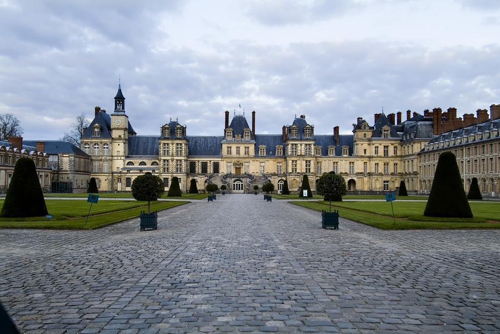 Hotel Restaurant Napoleon フォンテーヌブロー エクステリア 写真